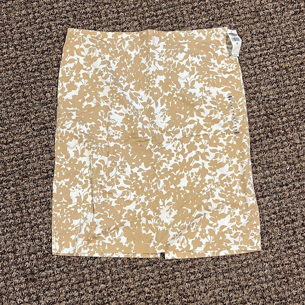 🆑 Old Navy floral skirt
